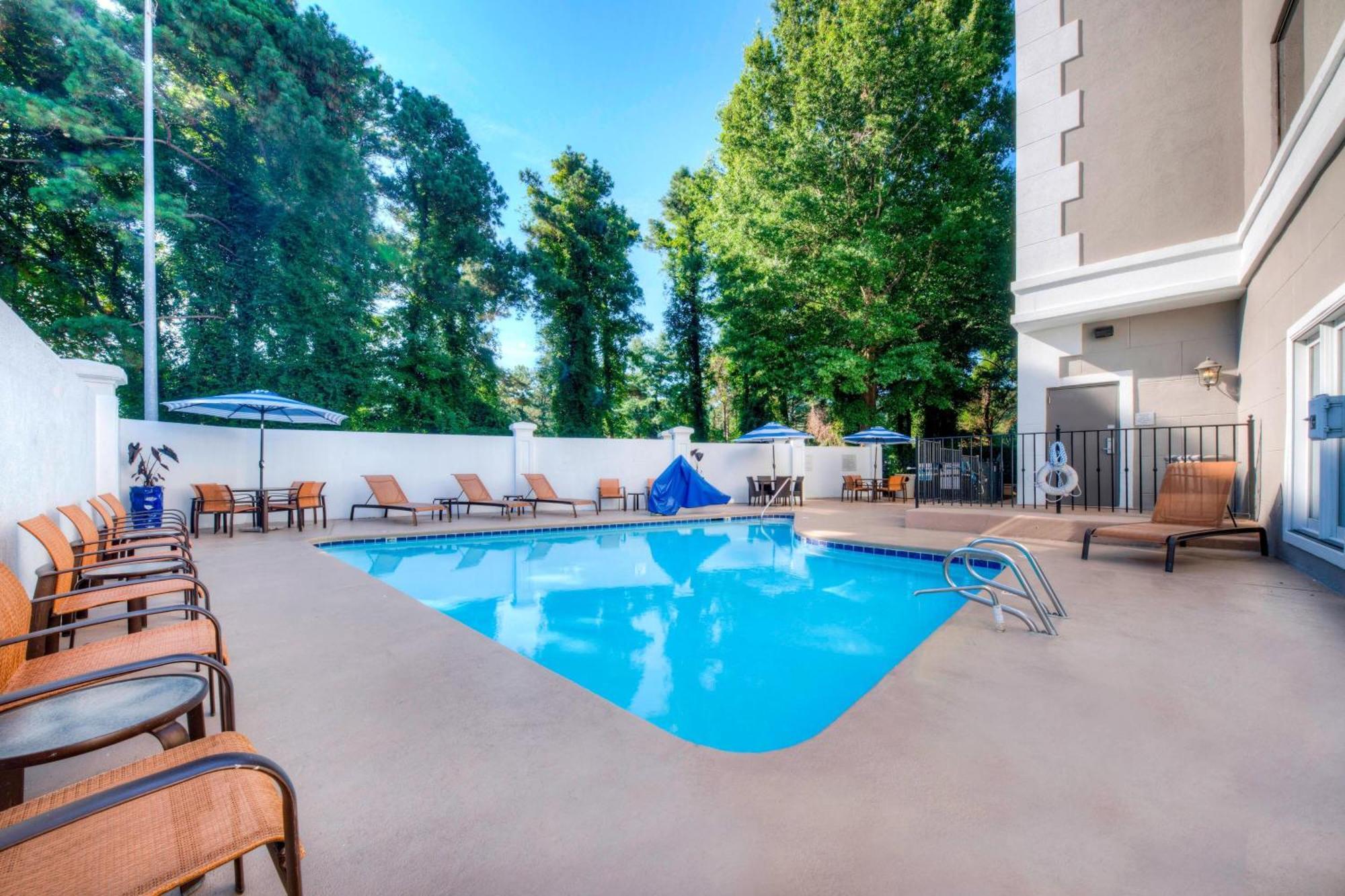 Courtyard Raleigh Crabtree Valley Екстериор снимка