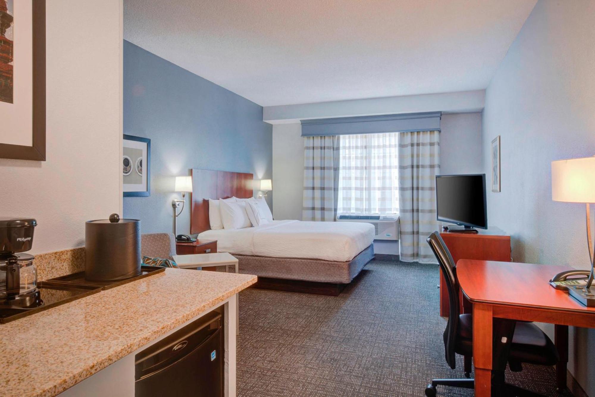 Courtyard Raleigh Crabtree Valley Екстериор снимка