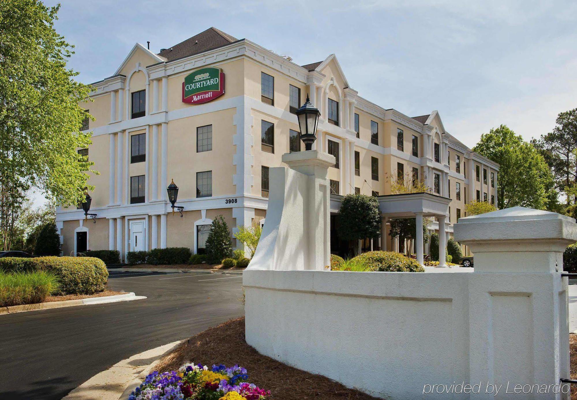 Courtyard Raleigh Crabtree Valley Екстериор снимка