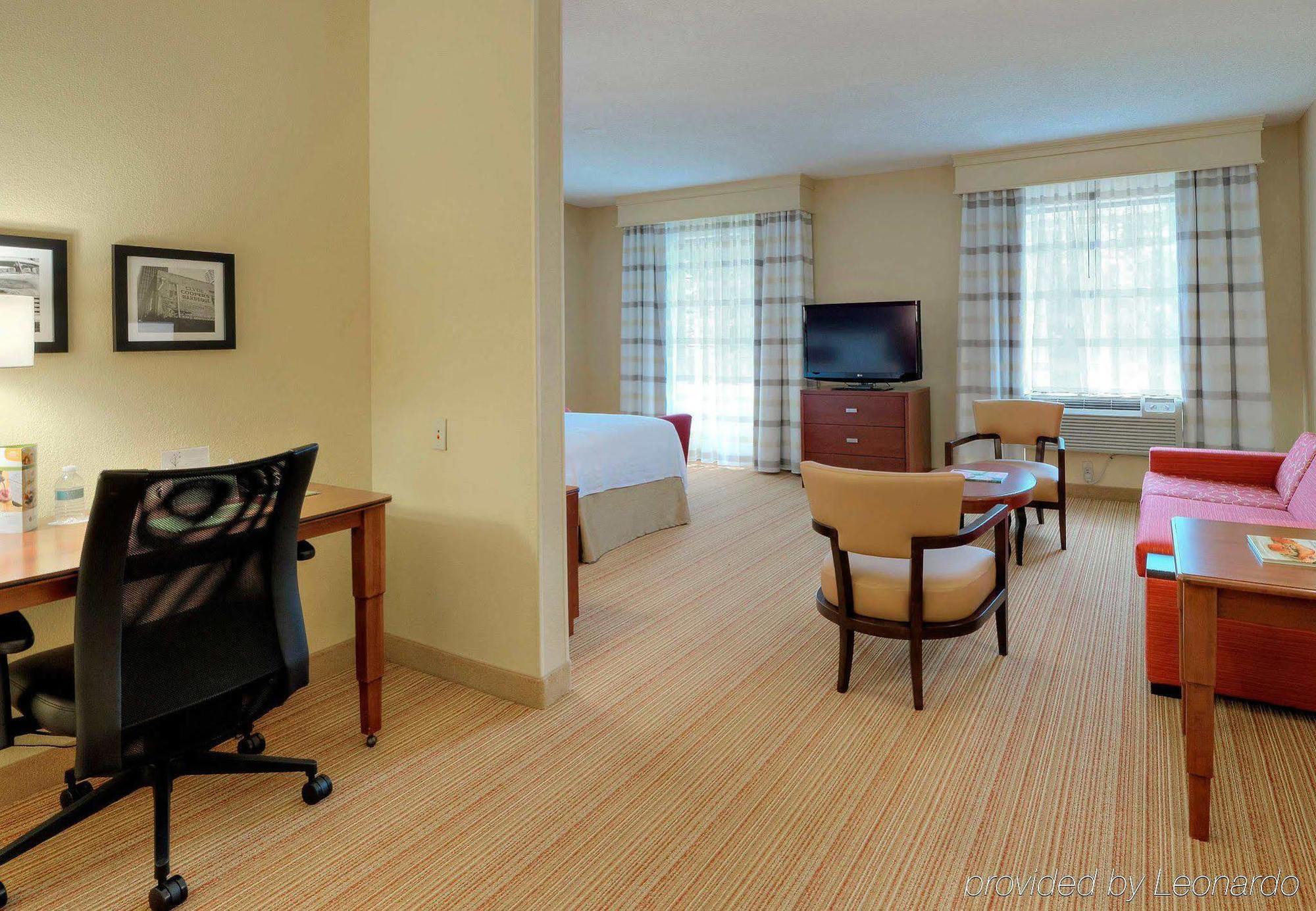 Courtyard Raleigh Crabtree Valley Екстериор снимка