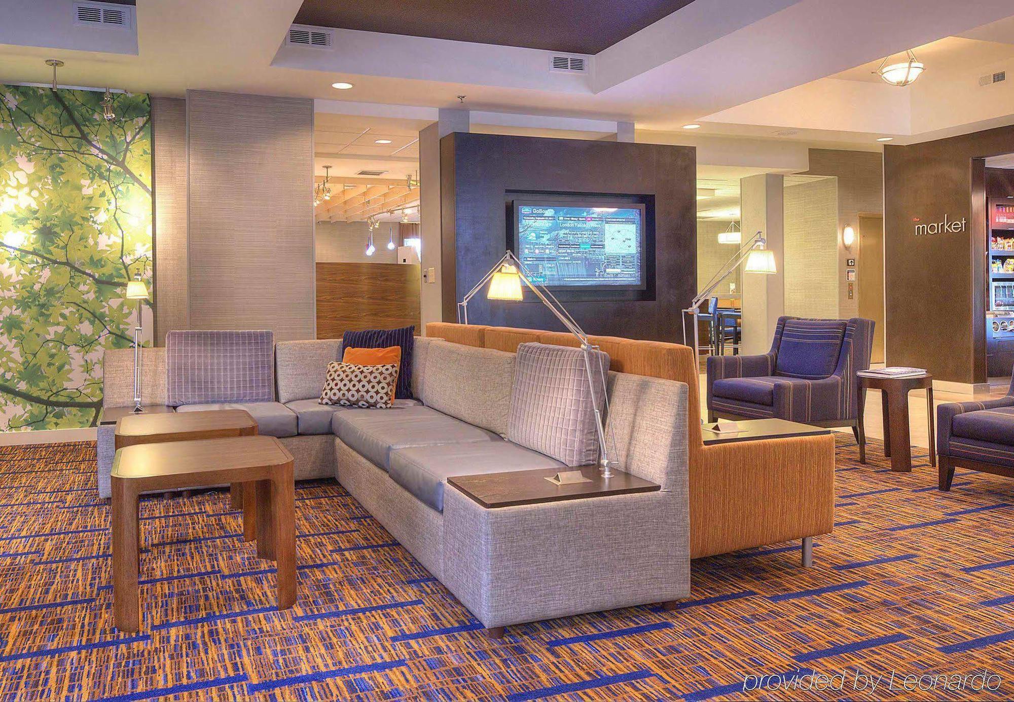 Courtyard Raleigh Crabtree Valley Екстериор снимка