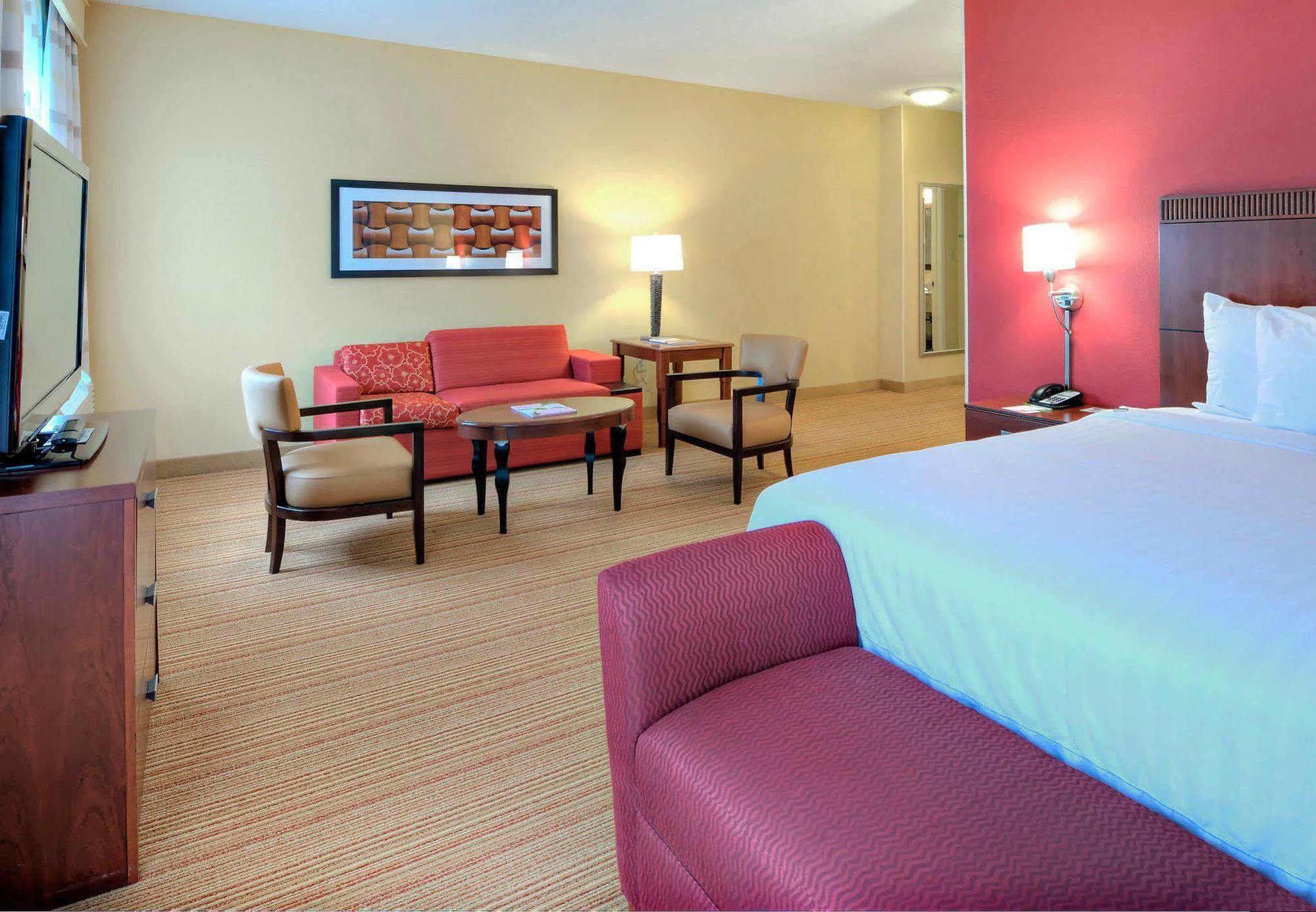 Courtyard Raleigh Crabtree Valley Екстериор снимка