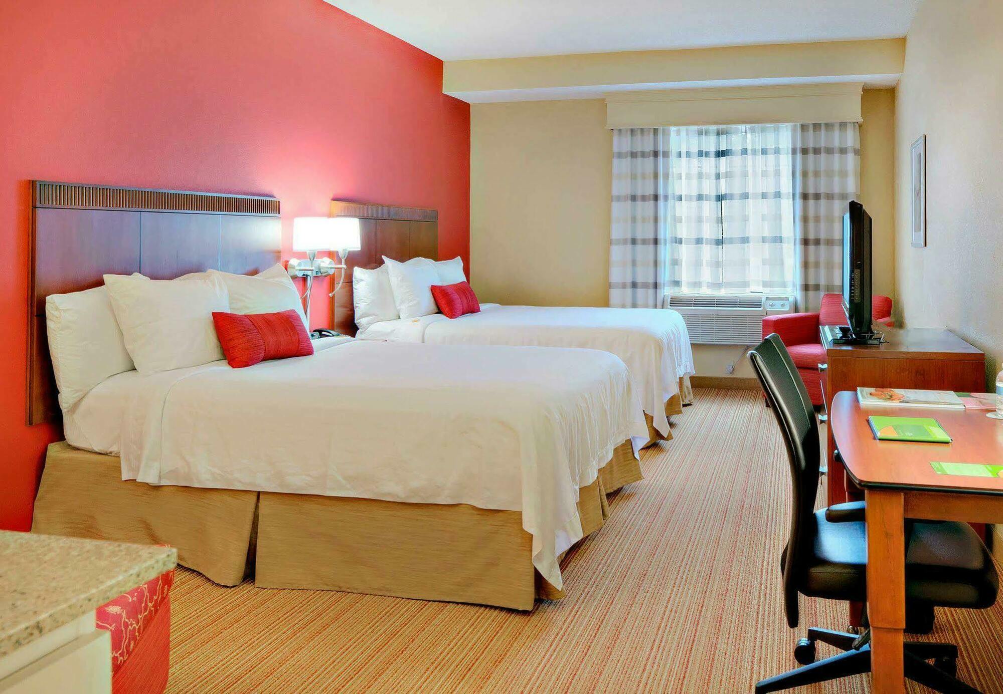 Courtyard Raleigh Crabtree Valley Екстериор снимка